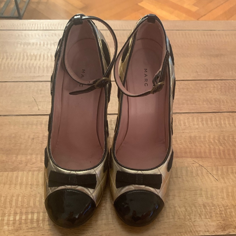 Marc Jacobs Patent Leather Quilted pumps